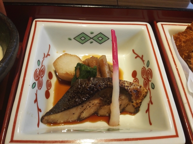 つるつるお昼御膳_ブリ.jpg