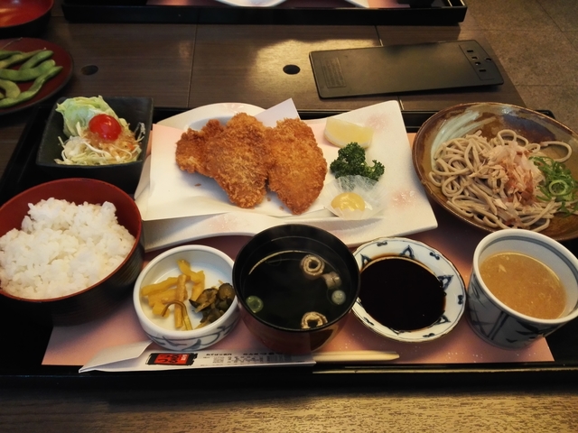 つるつる一口カツ善.jpg