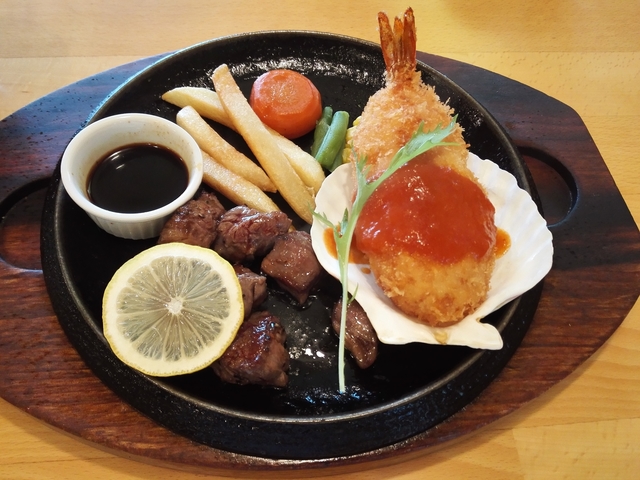 アルタサイコロステーキ&エビクリームコロッケ.jpg