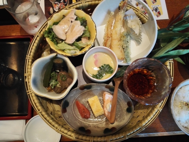 玉やどり花かご.jpg